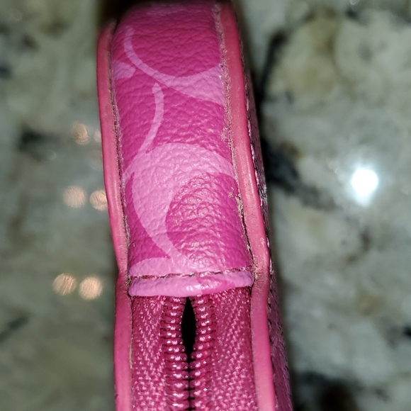 **SOLD**Coach Coin Purse - Picture 7 of 7